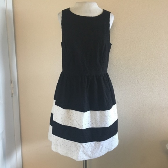 *3 for $10* Black and white striped eyelet dress - Picture 5 of 5